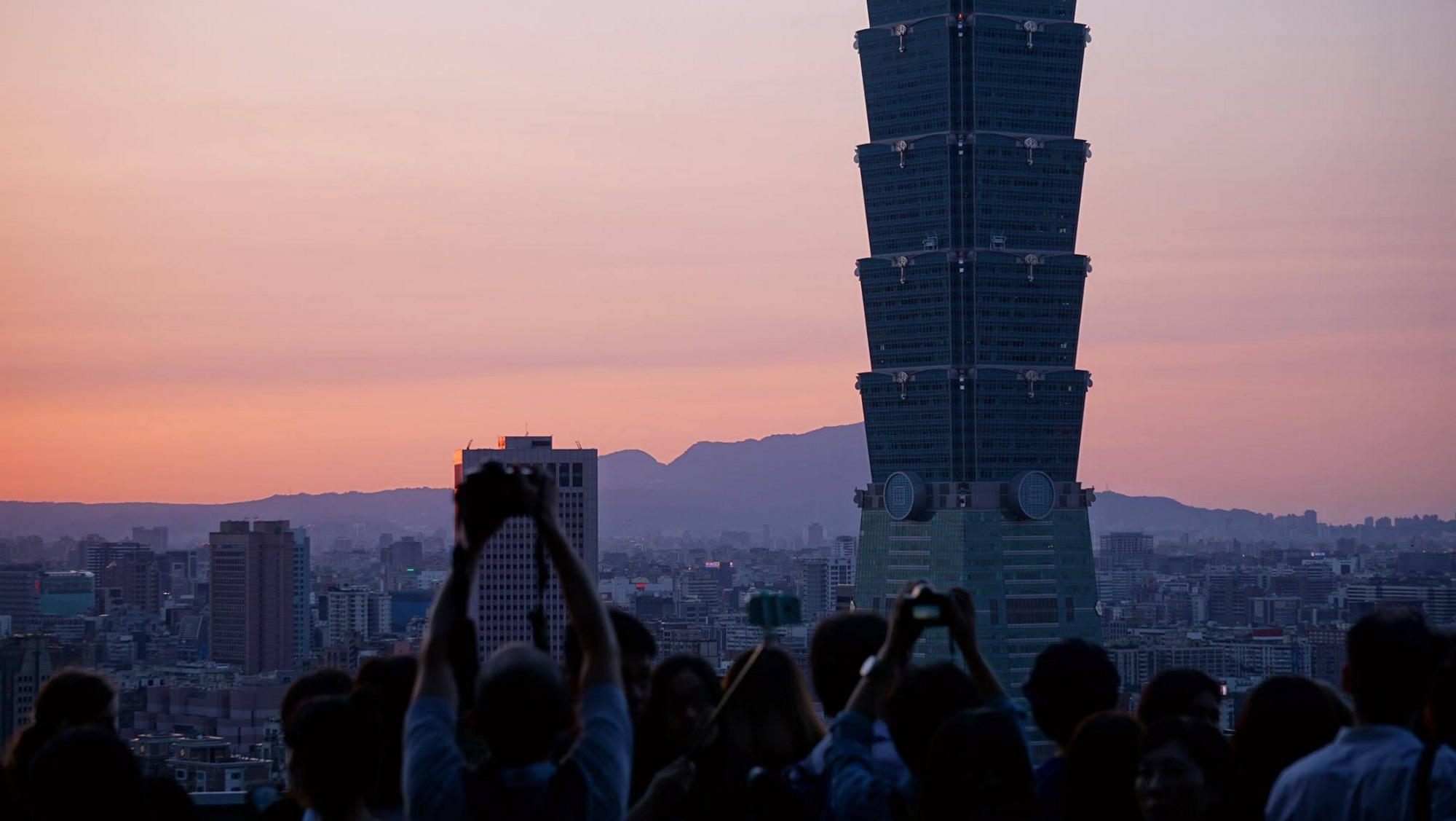 A view of Taipei 101 from Elephant Mountain