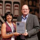 Professor Sheila David recieves the the 2022 Education Award from the Environmental Mutagenesis and Genomics Society